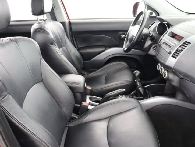 Mitsubishi Outlander  2.2 DI-D 
