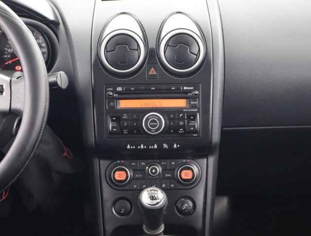 Nissan Qashqai  2.0 dCi 