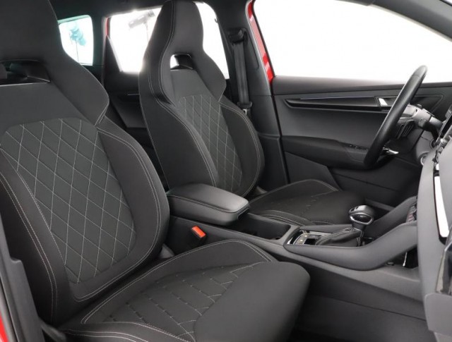 Škoda Karoq  1.5 TSI Sportline