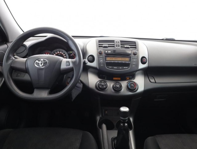 Toyota RAV 4  2.0 VVT-i 