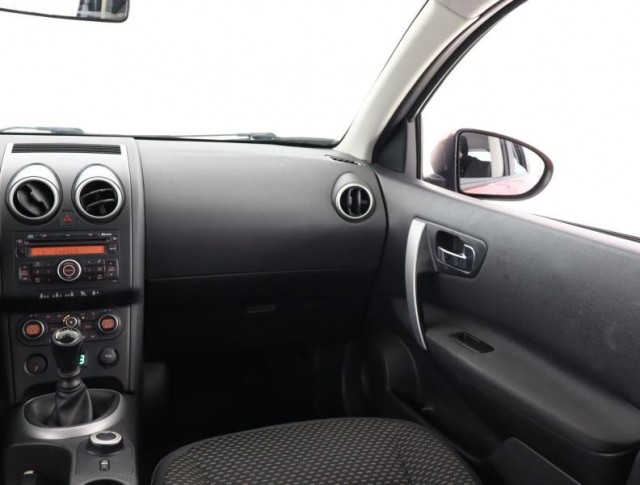 Nissan Qashqai  2.0 dCi 