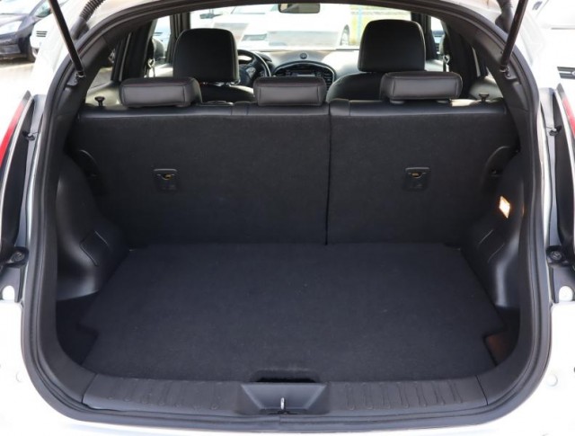 Nissan Juke  1.6 i N-Connecta