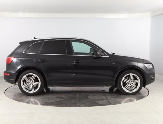 Audi Q5  3.0 TDI S line