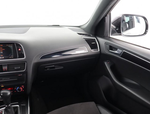 Audi Q5  3.0 TDI S line