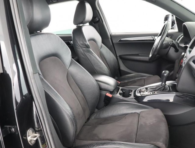 Audi Q5  3.0 TDI S line