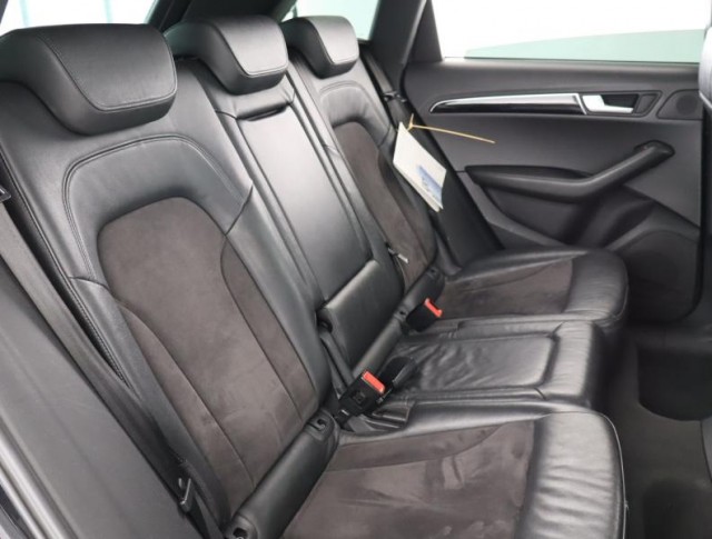 Audi Q5  3.0 TDI S line
