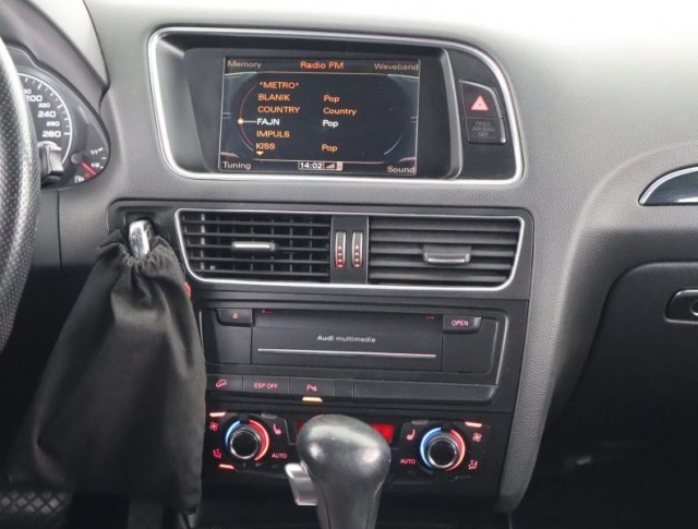 Audi Q5  3.0 TDI S line