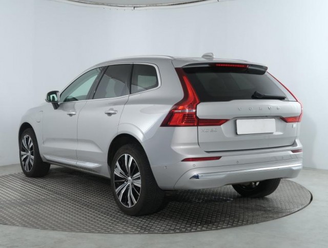 Volvo XC60  T6 Recharge Momentum