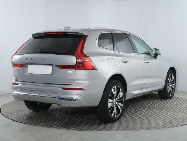 Volvo XC60  T6 Recharge Momentum