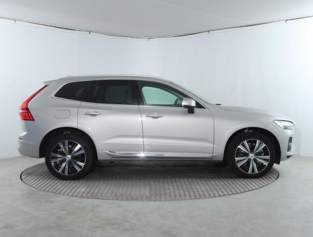 Volvo XC60  T6 Recharge Momentum