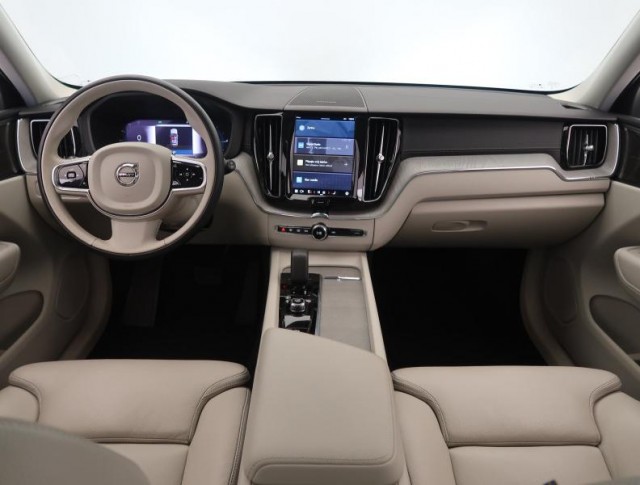 Volvo XC60  T6 Recharge Momentum