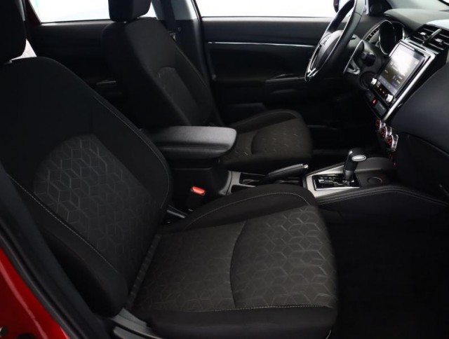 Mitsubishi ASX  2.0 MIVEC 