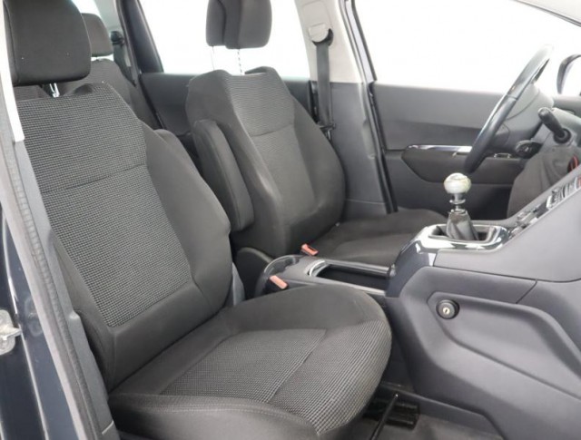 Peugeot 5008  1.6 HDi 