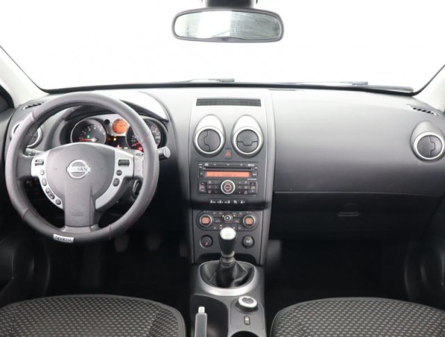 Nissan Qashqai  2.0 