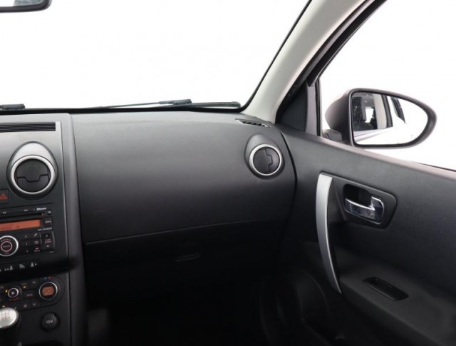 Nissan Qashqai  2.0 