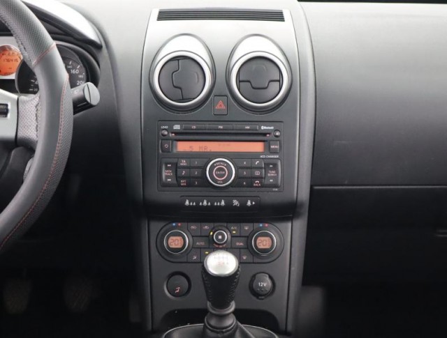 Nissan Qashqai  2.0 