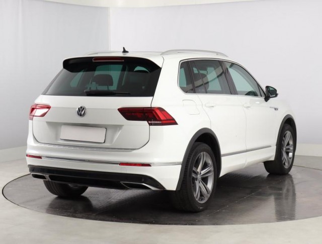 Volkswagen Tiguan  2.0 TSI R-Line