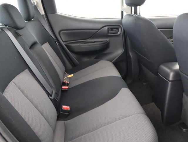 Mitsubishi L200  2.2 DI-D 