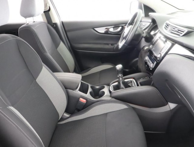 Nissan Qashqai  1.2 DIG-T 