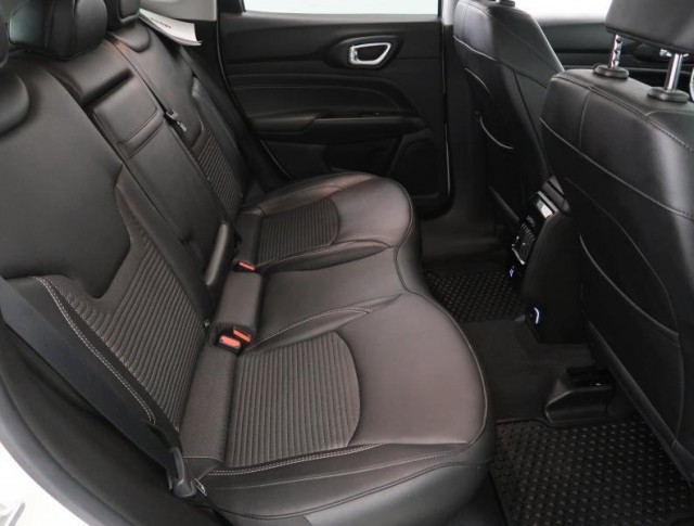Jeep Compass  1.3 T-GDI Night Eagle