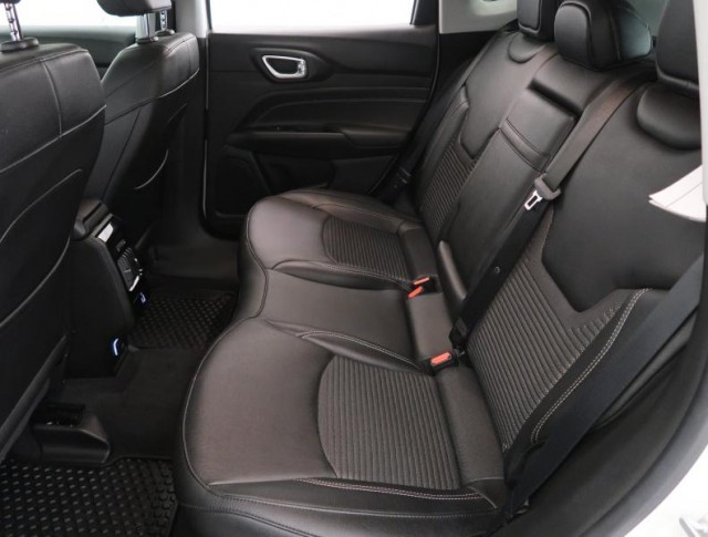 Jeep Compass  1.3 T-GDI Night Eagle