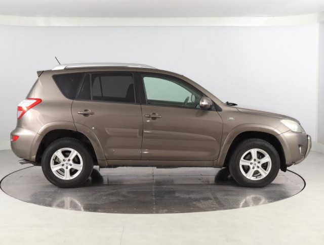 Toyota RAV 4  2.2 D-CAT Executive