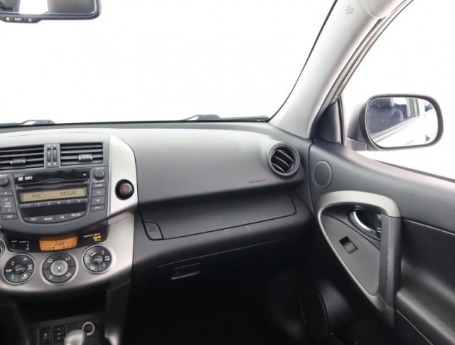 Toyota RAV 4  2.2 D-CAT Executive