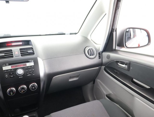 Suzuki SX4  1.6 VVT Club