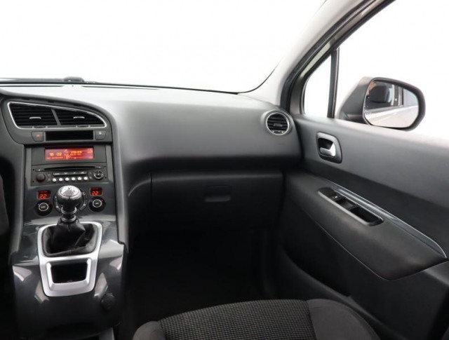 Peugeot 5008  2.0 HDI 