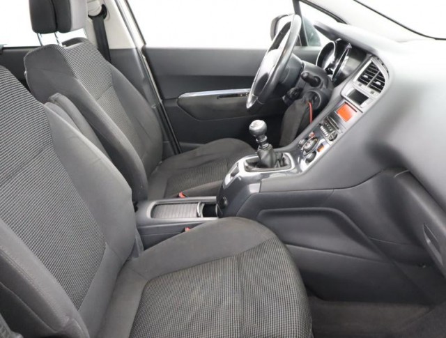 Peugeot 5008  2.0 HDI 