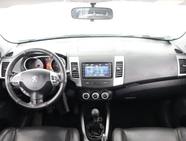 Peugeot 4007  2.2 HDI 