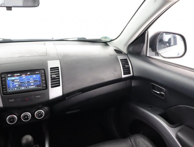 Peugeot 4007  2.2 HDI 