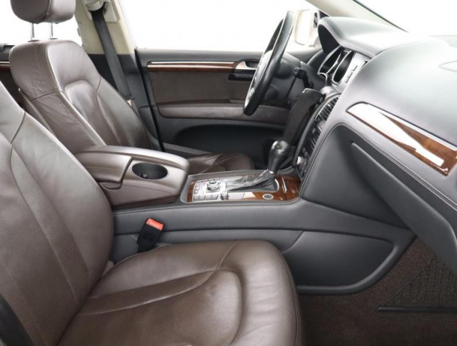 Audi Q7  3.0 TDI S-Line