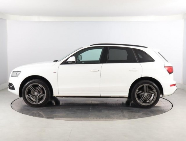 Audi Q5  2.0 TDI S line