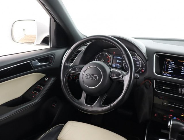 Audi Q5  2.0 TDI S line