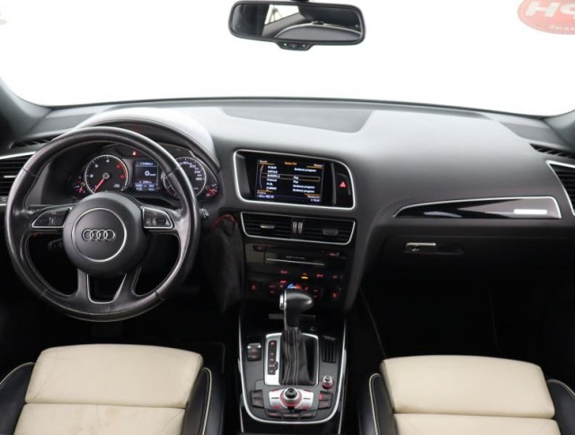 Audi Q5  2.0 TDI S line