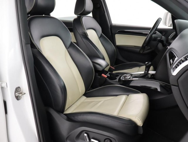 Audi Q5  2.0 TDI S line