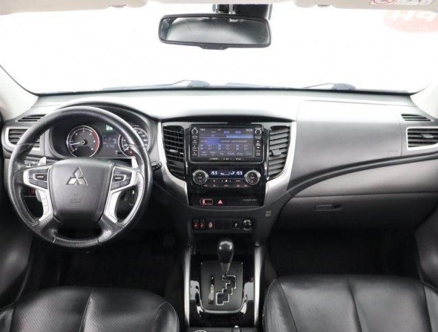 Mitsubishi L200  2.4 DI-D Invite