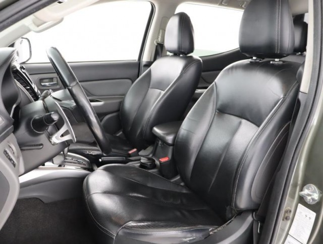 Mitsubishi L200  2.4 DI-D Invite