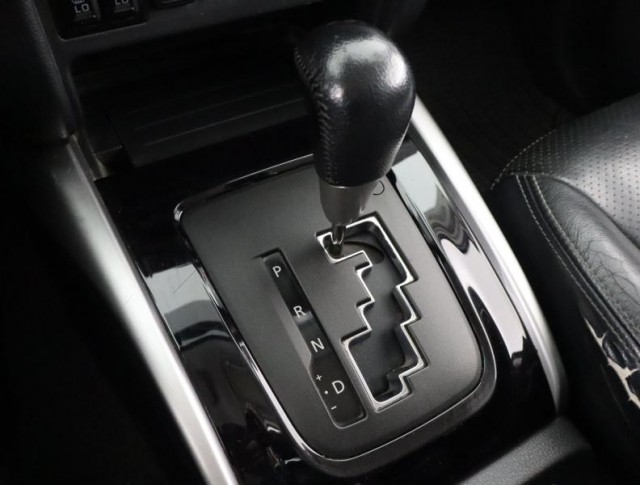 Mitsubishi L200  2.4 DI-D Invite