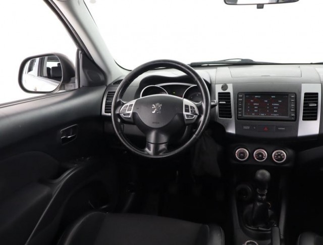 Peugeot 4007  2.2 HDI 
