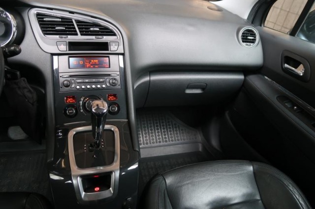 Peugeot 5008  1.6 HDi 