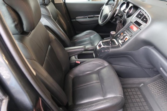 Peugeot 5008  1.6 HDi 