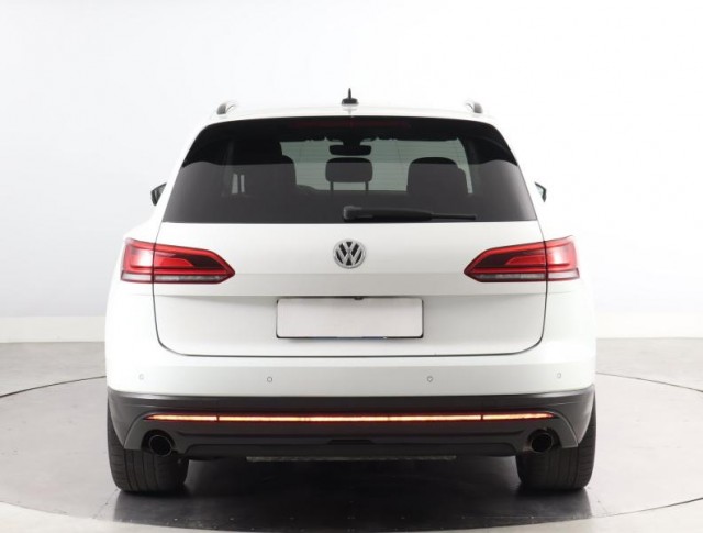 Volkswagen Touareg  3.0 TDI Business