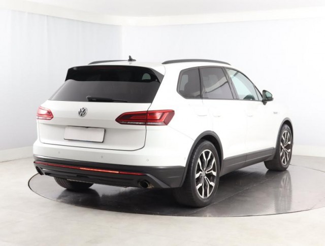 Volkswagen Touareg  3.0 TDI Business