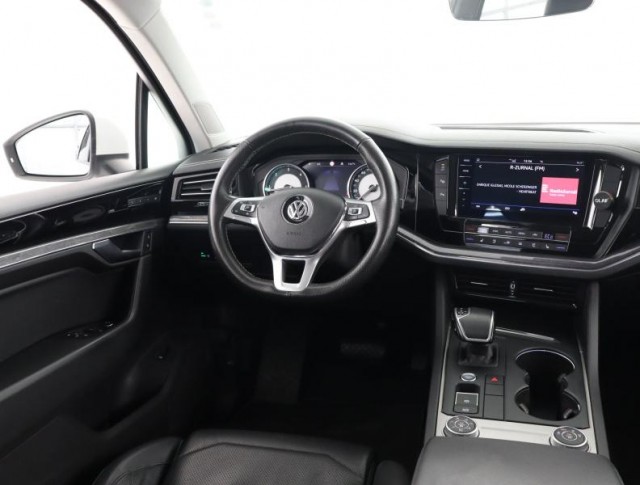 Volkswagen Touareg  3.0 TDI Business