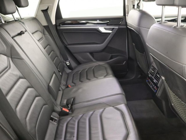 Volkswagen Touareg  3.0 TDI Business