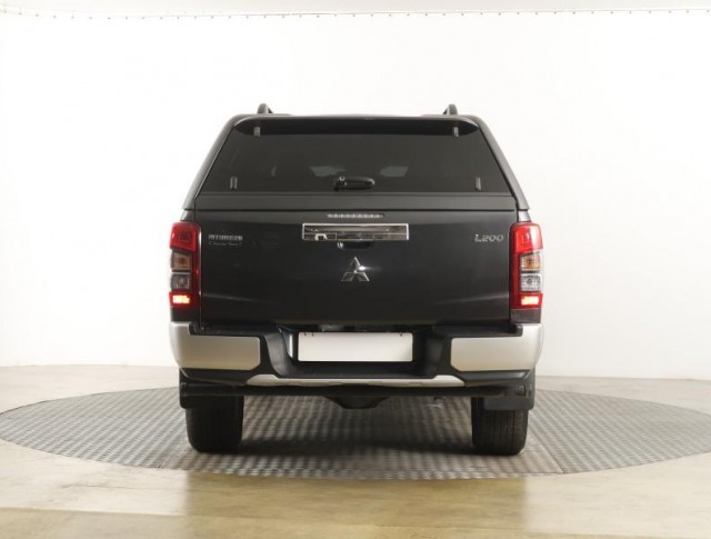 Mitsubishi L200  2.2 DI-D Instyle