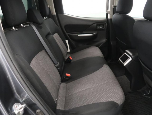 Mitsubishi L200  2.2 DI-D Instyle