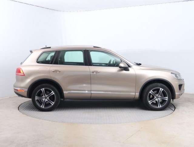 Volkswagen Touareg  3.0 TDI 